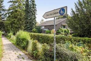 Einziehen und wohlfühlen: Attraktive Dachgeschosswohnung mit sonnigem Balkon und Tageslichtbad – 45472 Heißen, Mülheim an der Ruhr – Vorschaubild 4