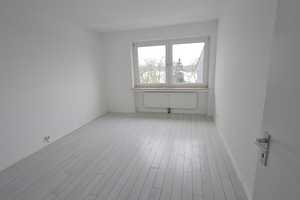 Freundliche 3,5-Zimmer-Wohnung mit Balkon und Einbauküche in Essen – Baustraße 6, 45359 Essen – Vorschaubild 2