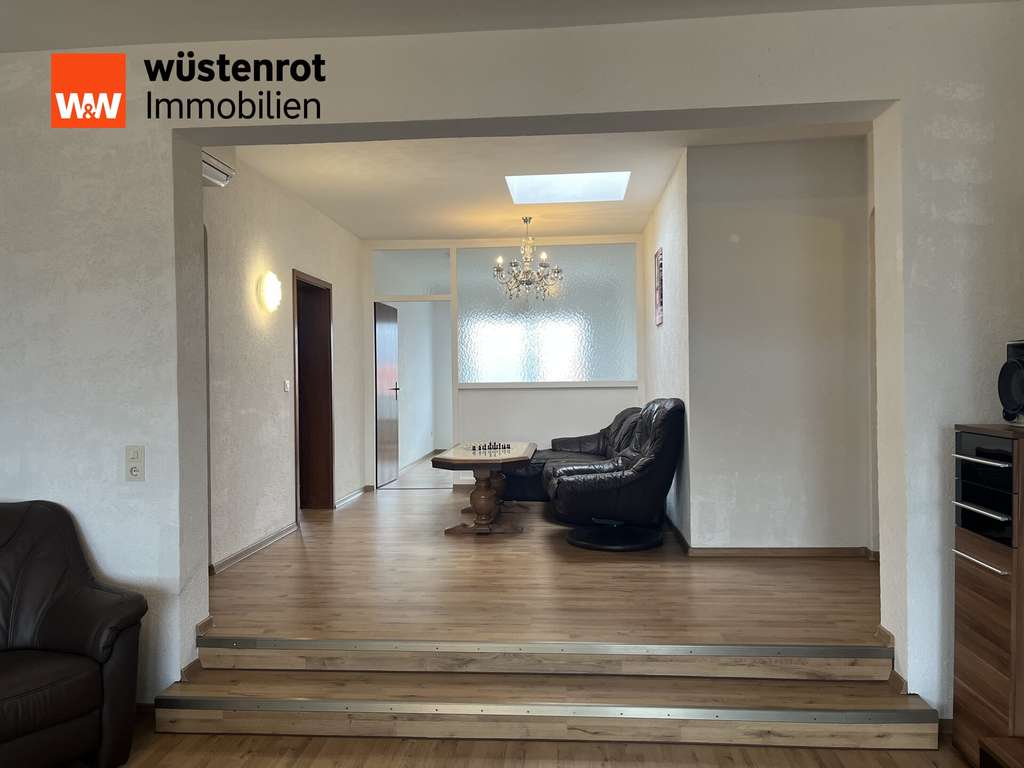 Immobilie in Dreieich - Möblierte Eigentumswohnung mit 2 Balkonen, Sauna und Stellplatz - Bild 2