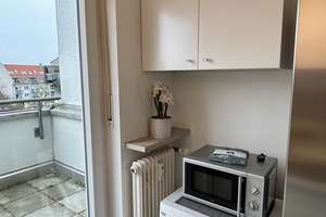 Exklusive, gepflegte 2-Raum-DG-Wohnung mit Balkon und Einbauküche in München Milbertshofen – Schleißheimerstraße 259, 80809 Am Riesenfeld, München – Vorschaubild 8
