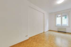 *** Großzügiger Altbau-Charme in S-Bad Cannstatt mit 4,5 Zimmern & Balkon *** – Die vollständige Adresse der Immobilie erhältst du vom Anbieter., 70374 Seelberg, Stuttgart – Vorschaubild 2