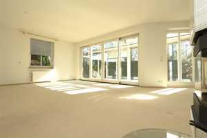 Besondere Architekten-Doppelhaushälfte mit Wintergarten und Kamin – Segeberg (Kreis) – Vorschaubild 9