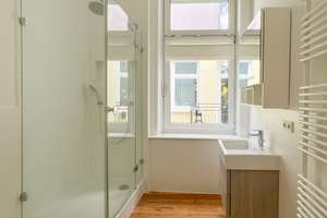 Familienfreundliche Altbauwohnung am Kanal mit herrlichem Weitblick – Die vollständige Adresse der Immobilie erhältst du vom Anbieter., 20144 Harvestehude, Hamburg – Vorschaubild 8