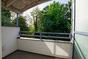 Helle Dachgeschosswohnung mit Charme und schönem Ausblick – Die vollständige Adresse der Immobilie erhältst du vom Anbieter., 81827 Waldtrudering, München – Vorschaubild 6