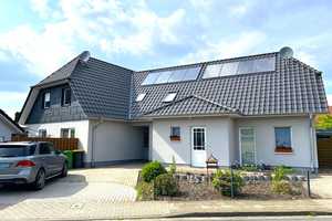 Wildeshausen! Zwei vermietete Einfamilienhäuser mit Carport und Garten in zentrumsnaher Siedlungslag – Oldenburg (Kreis) – Vorschaubild 1