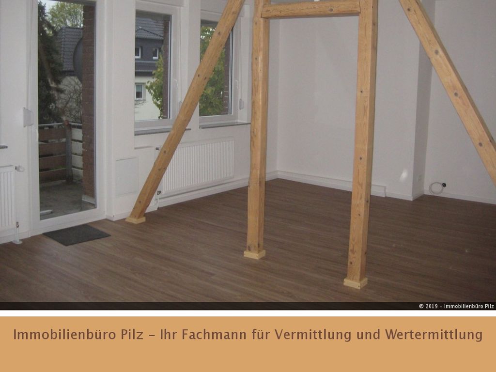 Helle 4 Zimmer Wohnung mit Balkon in Dormagen Nievenheim