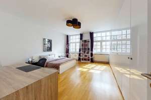 Modernisierte Altbauwohnung mit hohen Decken und lichtdurchflutetem Wohnbereich – Die vollständige Adresse der Immobilie erhältst du vom Anbieter., 10437 Prenzlauer Berg, Berlin – Vorschaubild 4