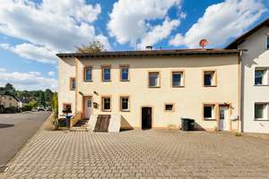 Einfamilienhaus + zwei ca. 50 m² große Wohnungen in attraktiver Lage + top Anbindung nach Luxemburg! – Die vollständige Adresse der Immobilie erhältst du vom Anbieter., 54311 Trierweiler – Vorschaubild 2