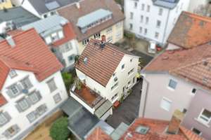 Charmantes Wohnhaus mit großer Dachterrasse & Garage in ruhiger Hoflage – Die vollständige Adresse der Immobilie erhältst du vom Anbieter., 70376 Neckarvorstadt, Stuttgart – Vorschaubild 2