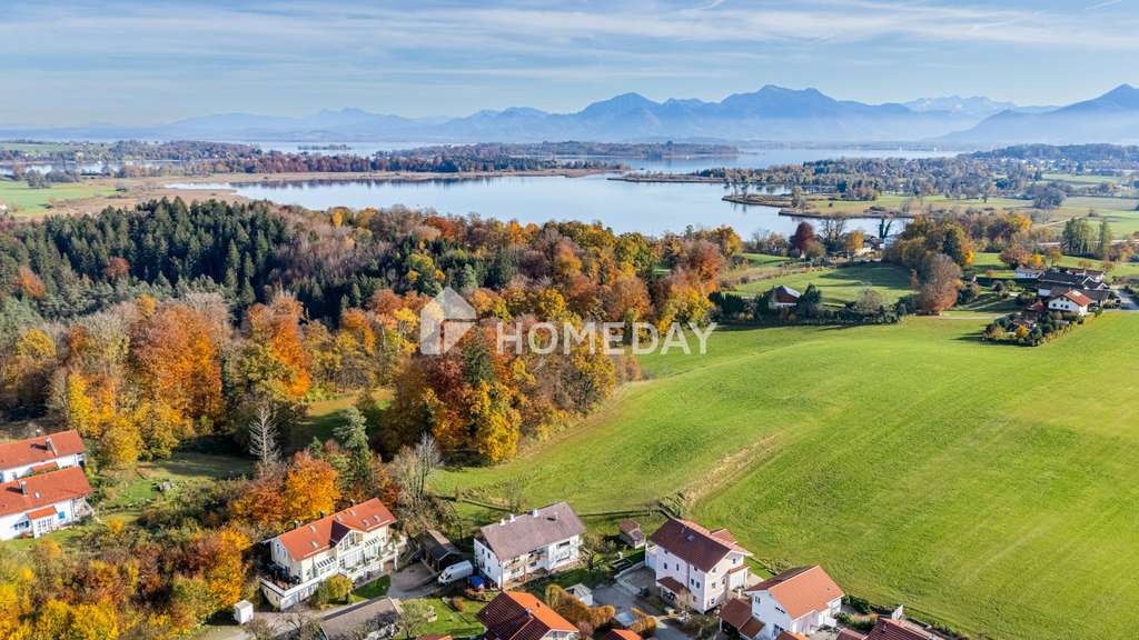 Immobilie in Rimsting - Stilvolle Maisonettewohnung mit PV-Anlage, 2 Stellplätzen und freiem Bergblick in ruhiger Lage - Bild 0
