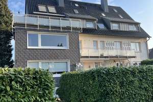 SCHON LANGE GESUCHT? BITTESCHÖN! Helle 4 Raum Wohnung mit Balkon und optional Garage