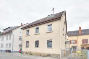 Wohnen mit Charme – Zweifamilienhaus mit ausgebautem Dachgeschoss – Die vollständige Adresse der Immobilie erhältst du vom Anbieter., 74080 Böckingen, Heilbronn – Vorschaubild 2