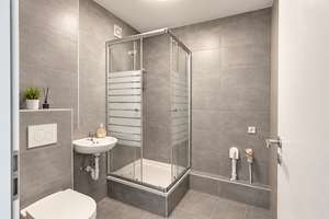 Lichtdurchflutete kernsanierte 1-Zimmer-Wohnung mit Balkon & Weitblick – bezugsfrei ab 01.08. – Muschelkalkweg 13, 12349 Buckow, Berlin – Vorschaubild 4