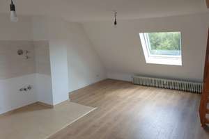 Schöne, helle 2-Zimmer-Maisonettewohnung mit offener Küche – Sankt-Tönnisstr. 95, 50769 Worringen, Köln – Vorschaubild 4