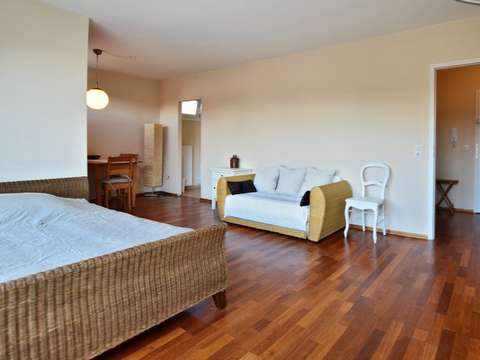 Business Apartment mit Wlan, TV, Du/WC, Küche, Keller, im Belgischen ... Business Apartment mit Wlan, TV, Du/WC, Küche, Keller, im Belgischen ...