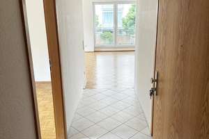 Einziehen & Wohlfühlen! 2-Zimmer-Wohnung, guter Schnitt + Parkett + Bad mit Wanne + Balkon – Silbergraben 5, 99097 Melchendorf, Erfurt – Vorschaubild 7