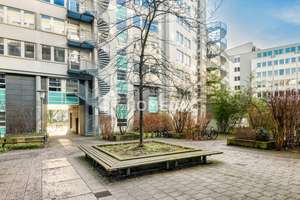 Attraktive Zwei-Zimmer-Wohnung in erstklassiger Citylage – Die vollständige Adresse der Immobilie erhältst du vom Anbieter., 10179 Mitte (Ortsteil), Berlin – Vorschaubild 2