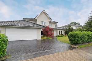 Einzigartige Villa in bester Lage Schenefelds – Pinneberg (Kreis) – Vorschaubild 1