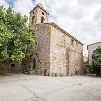Haus aus dem 19. Jahrhundert mit großem Grundstück in Palau de Santa Eulalia