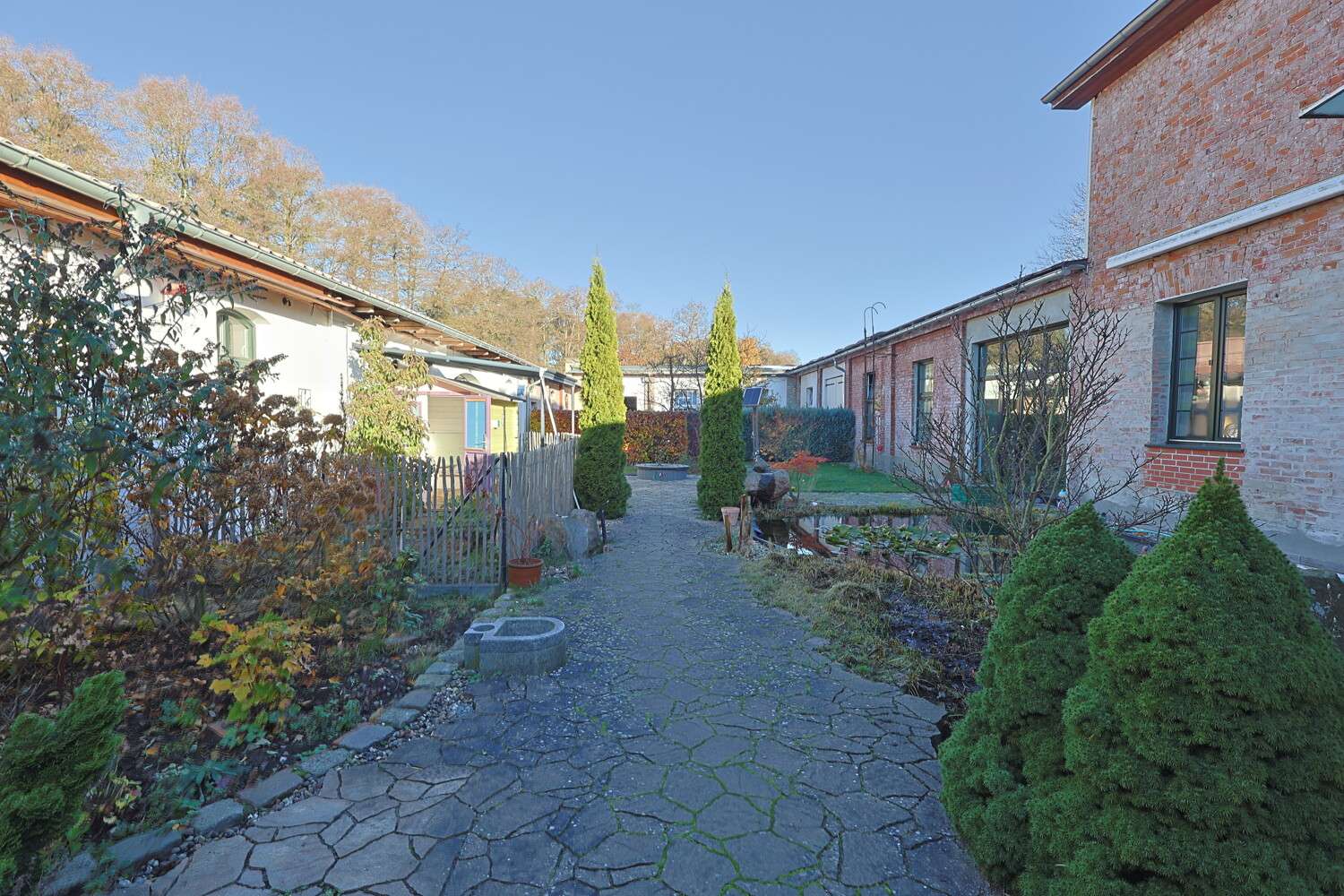 Vielseitiges Hofensemble mit Wellnessbereich | Wohn & Gewerbeflächen auf 7.500 m² Grund, Oberhavel Kreis – Bild 2