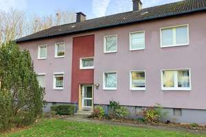 Wohnen im Grünen! Schöne 3 Zimmerwohnung mit Balkon!