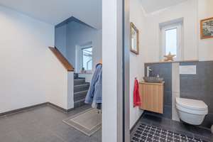 Großes Zweifamilienhaus bestehend aus angebautem Neubau zur Eigennutzung und Altbau mit Wohnrecht – Die vollständige Adresse der Immobilie erhältst du vom Anbieter., 84364 Bad Birnbach – Vorschaubild 18