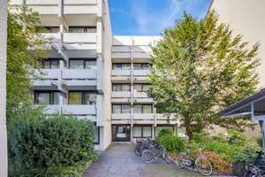 Maxvorstadt: Amalienstraße, Kleines Refugium mit Dachterrasse und Tiefgarage - frei ab 10/26 – Die vollständige Adresse der Immobilie erhältst du vom Anbieter., 80799 Universität, München – Vorschaubild 15