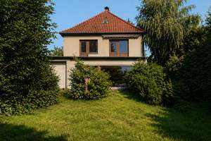 Substanzstarkes Zweifamilienhaus auf großzügigem Grundstück im Bremer Norden – Die vollständige Adresse der Immobilie erhältst du vom Anbieter., 28755 Fähr-Lobbendorf, Bremen – Vorschaubild 3