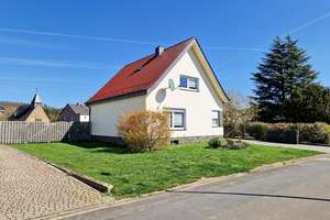 Kreuzau Obermaubach, ruhige Lage, freistehendes Einfamilienhaus mit großem Garten, Keller und Garage – Die vollständige Adresse der Immobilie erhältst du vom Anbieter., 52372 Kreuzau – Vorschaubild 2
