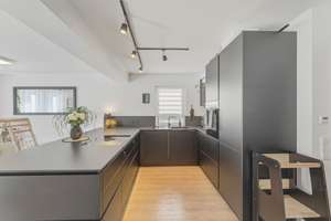 ENERGIESPARWUNDER - Alt trifft Modern · Doppelhaushälfte mit Einliegerwohnung  – Rohrackerstraße 260, 70329 Rohracker, Stuttgart – Vorschaubild 3