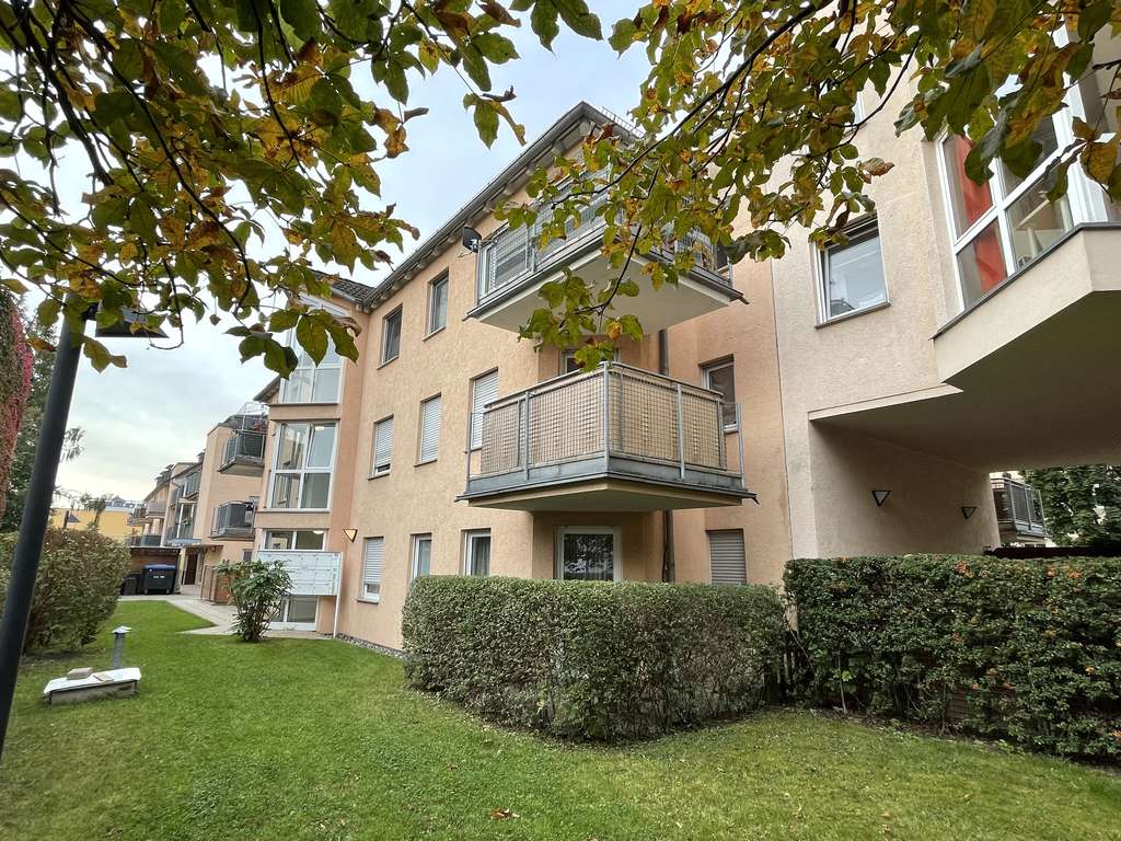 Immobilie in Pirna - MAISONETTWOHNUNG ÜBER DREI ETAGEN MIT TG, BALKON, KELLER ETC. - Bild 0