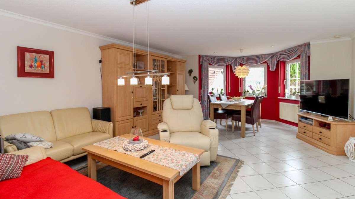 Immobilie in Grebenhain - Charmantes Einfamilienhaus mit viel Platz für die Familie in Ilbeshausen - Bild 1