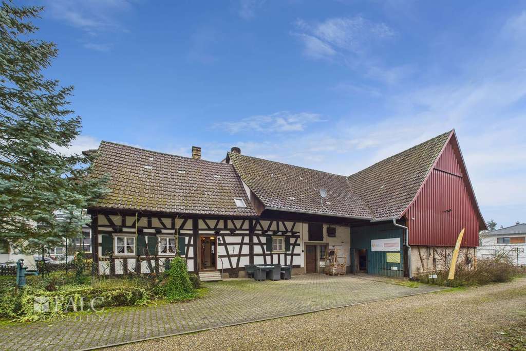 Immobilie in Achern - Denkmalgeschütztes Fachwerkhaus mit attraktiven Fördermöglichkeiten - Bild 4