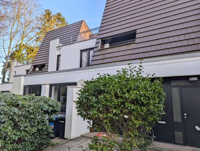 Schwachhausen: Ein echtes Highlight: 1-Zimmer Dachgeschosswohnung mit ca. 36 m² Dachterrasse