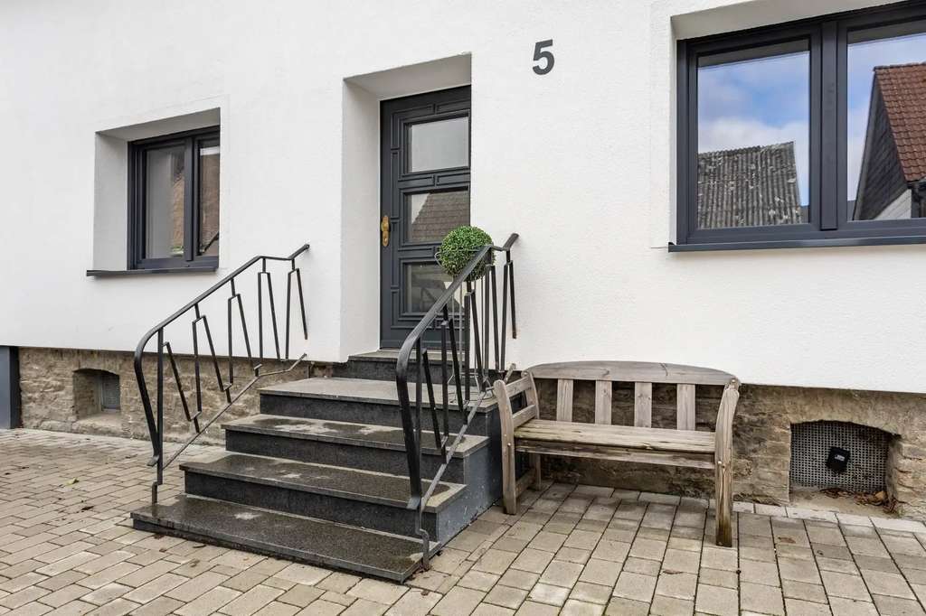 Immobilie in Medebach - Ihr Einstieg in die Ferienvermietung: Modernisiert, möbliert, sofort nutzbar - Bild 2