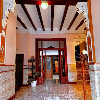 HISTORISCHES HAUS IM ZENTRUM VON CARLET