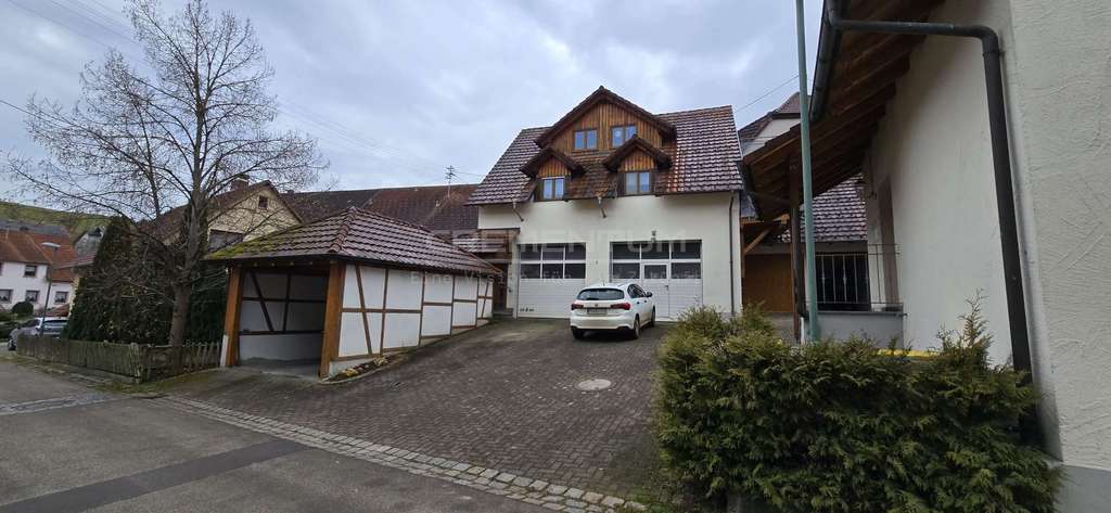 Immobilie in Blumberg - MFH-Ensemble mit 5 Wohnungen & Lager/Halle – solide Kapitalanlage (provisionsfrei) - Bild 3