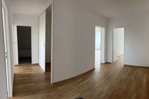 Großzügige 3 Zimmerwohnung in der 8. Etage mit Blick über den Grunewald! – Die vollständige Adresse der Immobilie erhältst du vom Anbieter., 14055 Westend, Berlin – Vorschaubild 2