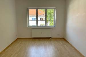 Gepflegte Wohnanlage im Grünen: bezugsfreie 2-Zi.-Wohnung mit Balkon – Borthener Straße 8c, 1237 Seidnitz/Dobritz, Dresden – Vorschaubild 4