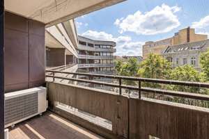 Studioapartment mit Stellplatz in bester City-Lage West für Architekturliebhaber – Die vollständige Adresse der Immobilie erhältst du vom Anbieter., 10623 Charlottenburg, Berlin – Vorschaubild 3