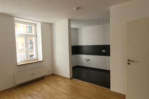 Zuhause mit 2 Zimmern und Terrasse in Leipzig