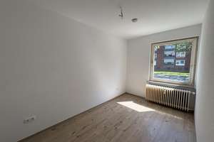 Helle 3-Zimmer-Erdgeschosswohnung in Bremerhaven – 55,93 m², Balkon, Badfenster – Schillerstraße 122, 27570 Geestemünde, Bremerhaven – Vorschaubild 4