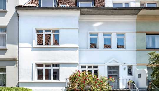 Bild von Stilvoll wohnen im Philosophenviertel – Großzügige Stadt-Villa mit wundervollem Garten