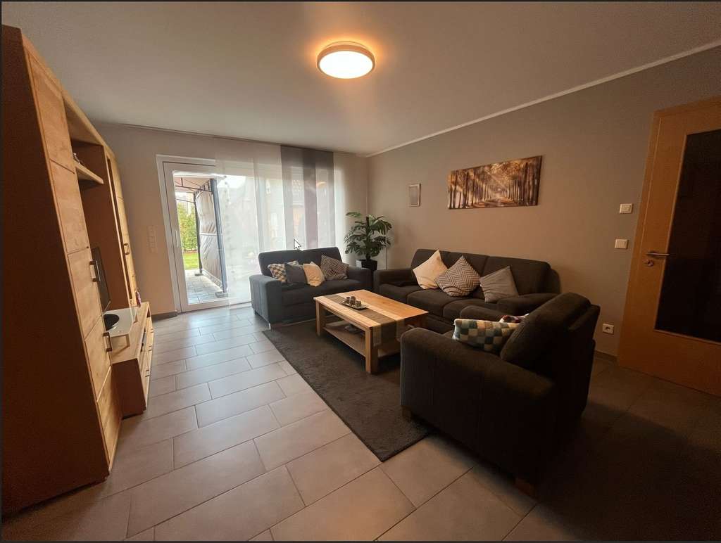 Immobilie in Stadtlohn - Exklusives Zweifamilienhaus mit Gartenidylle, Loggia & moderner Haustechnik - Bild 3