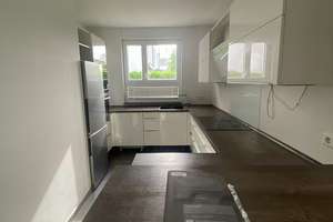 Neuwertiges 5-Zimmer-Reihenendhaus mit EBK in Bad Homburg vor der Höhe, Hochtaunuskreis – Kälberstücksweg 16e, 61350 Bad Homburg vor der Höhe – Vorschaubild 3