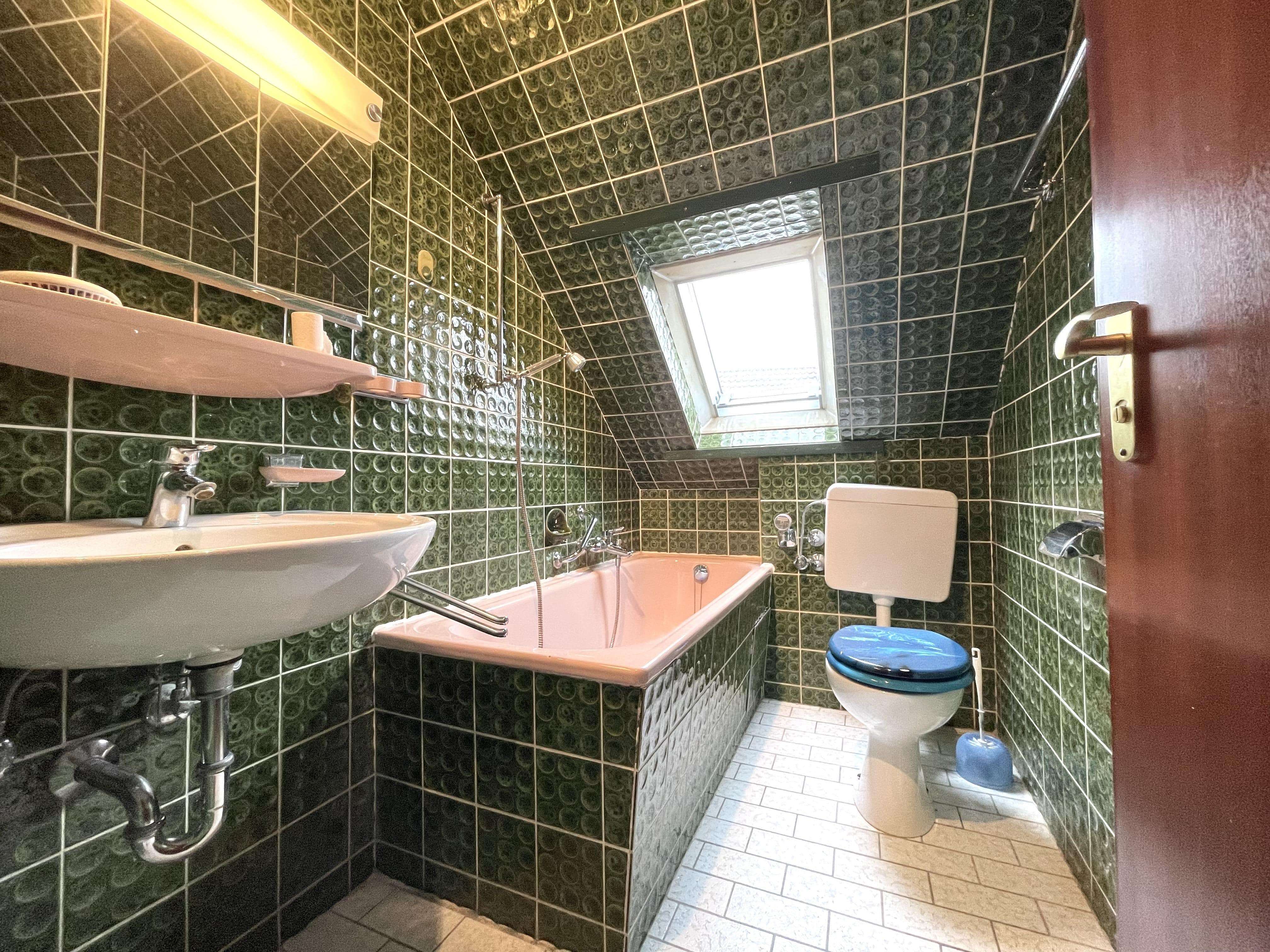 Immobilie in Filderstadt - Tolle 2,5-Zimmer-DG-Wohnung mit 2 Balkonen in Bernhausen - Bild 4