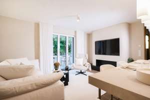 Stilvoll designmöblierte 2-Zimmer-Wohnung mit sonnigem Süd-West-Balkon – Neuberghauserstraße 3, 81675 Altbogenhausen, München – Vorschaubild 3