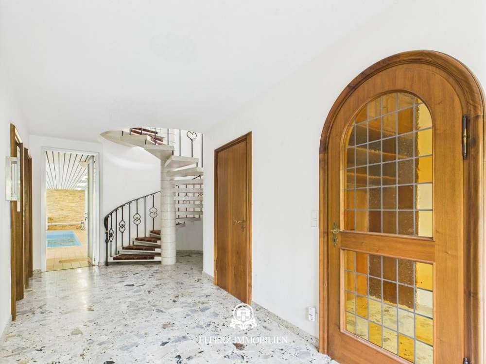 Immobilie in Altenahr - Großzügiges Anwesen mit parkähnlichem Grundstück und traumhaftem Panoramablick! - Bild 8