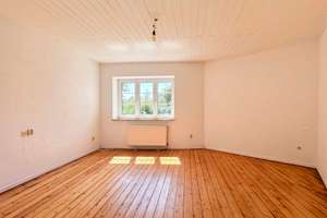 Köln-Porz -  Einfamilienhaus mit Denkmalschutz – viel Potenzial für eigene Ideen. – Die vollständige Adresse der Immobilie erhältst du vom Anbieter., 51149 Gremberghoven, Köln – Vorschaubild 2