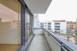 Wohnen mit Stil: Lichtdurchflutete 2-Zimmer-Wohnung mit Loggia & exklusiver Ausstattung – Maybachstraße 27, 70469 Bahnhof Feuerbach, Stuttgart – Vorschaubild 1